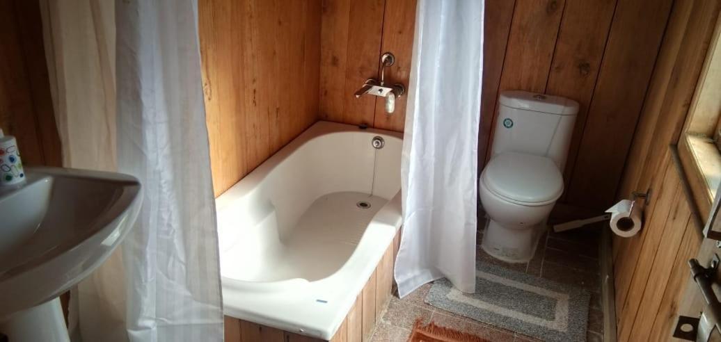 Bed and Breakfast Log Cabin In The Woods Ґанґток Екстер'єр фото